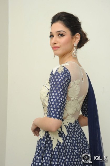 Tamannaah-at-Alludu-Seenu-Movie-Preview-Show